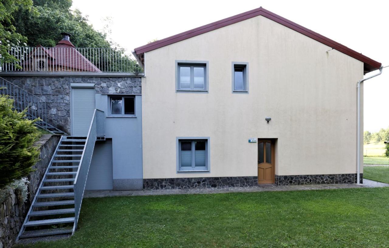 Guesthouse Idila Pod Nanosom Senozece Bagian luar foto