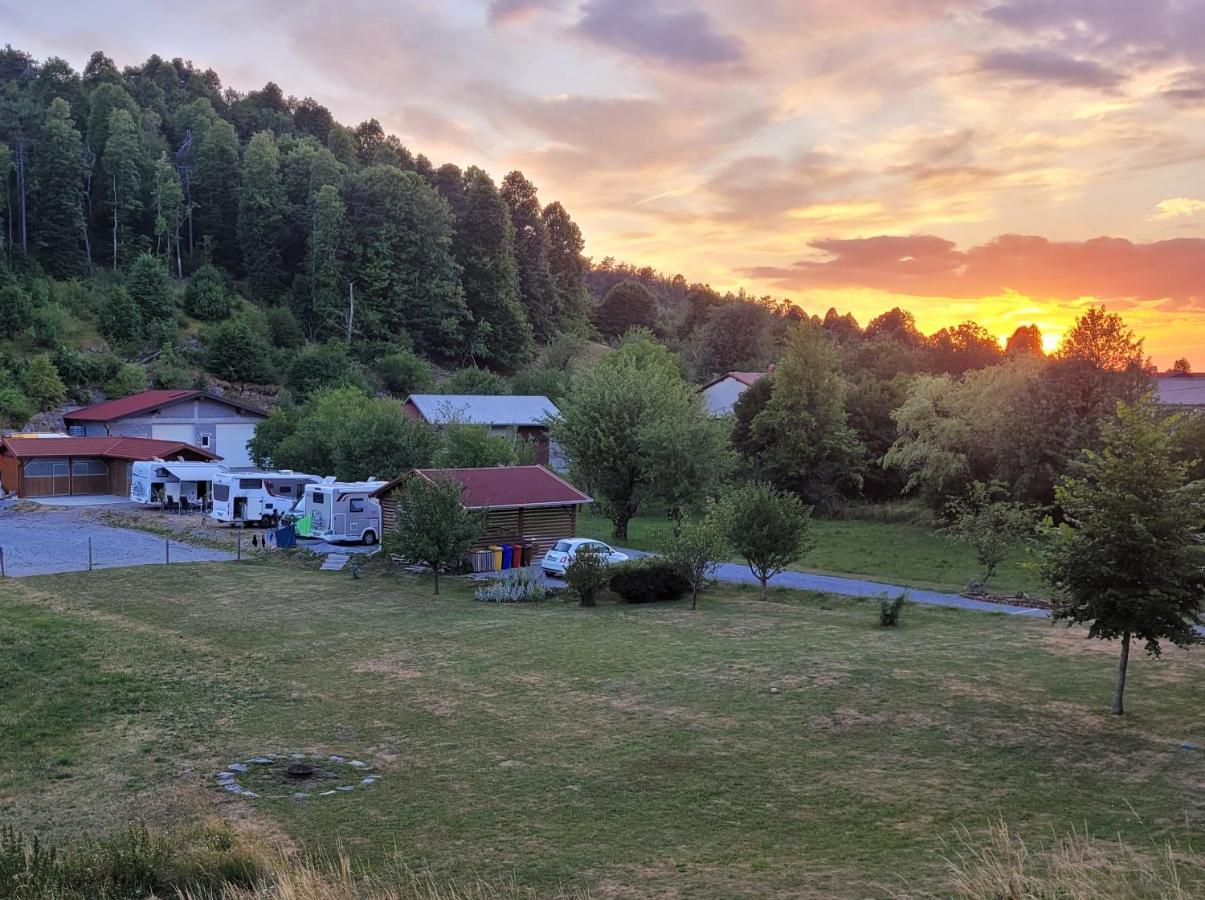 Guesthouse Idila Pod Nanosom Senozece Bagian luar foto