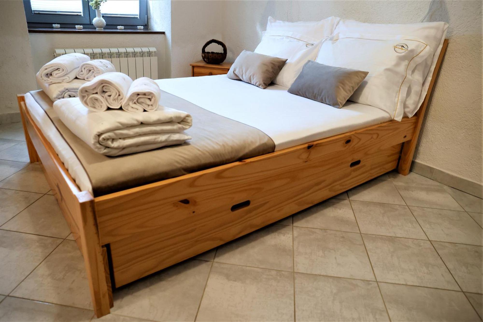 Guesthouse Idila Pod Nanosom Senozece Bagian luar foto