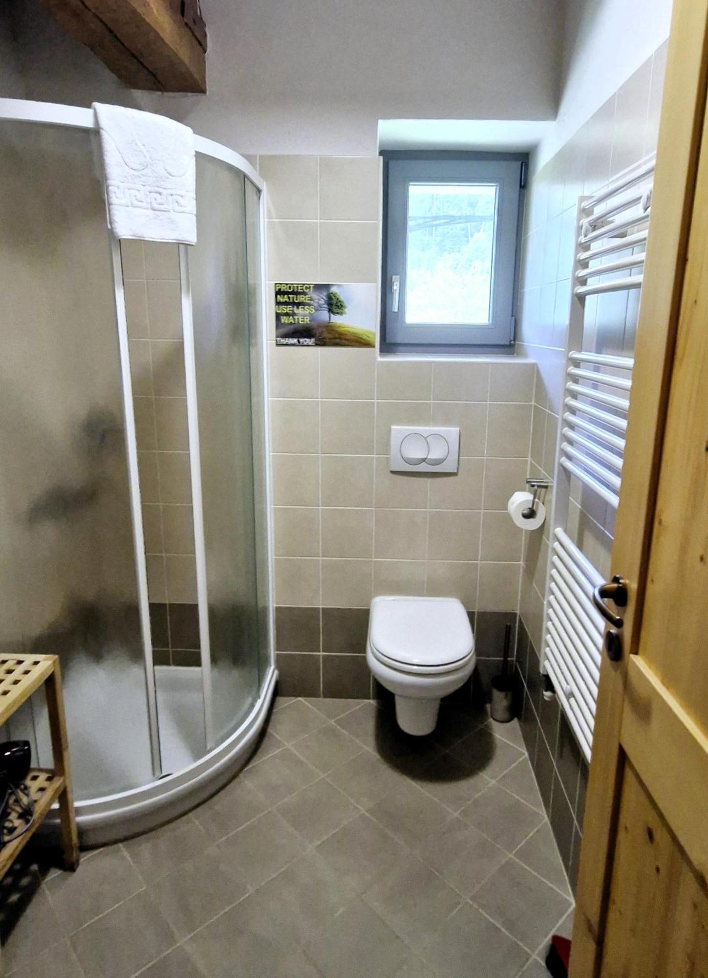 Guesthouse Idila Pod Nanosom Senozece Bagian luar foto