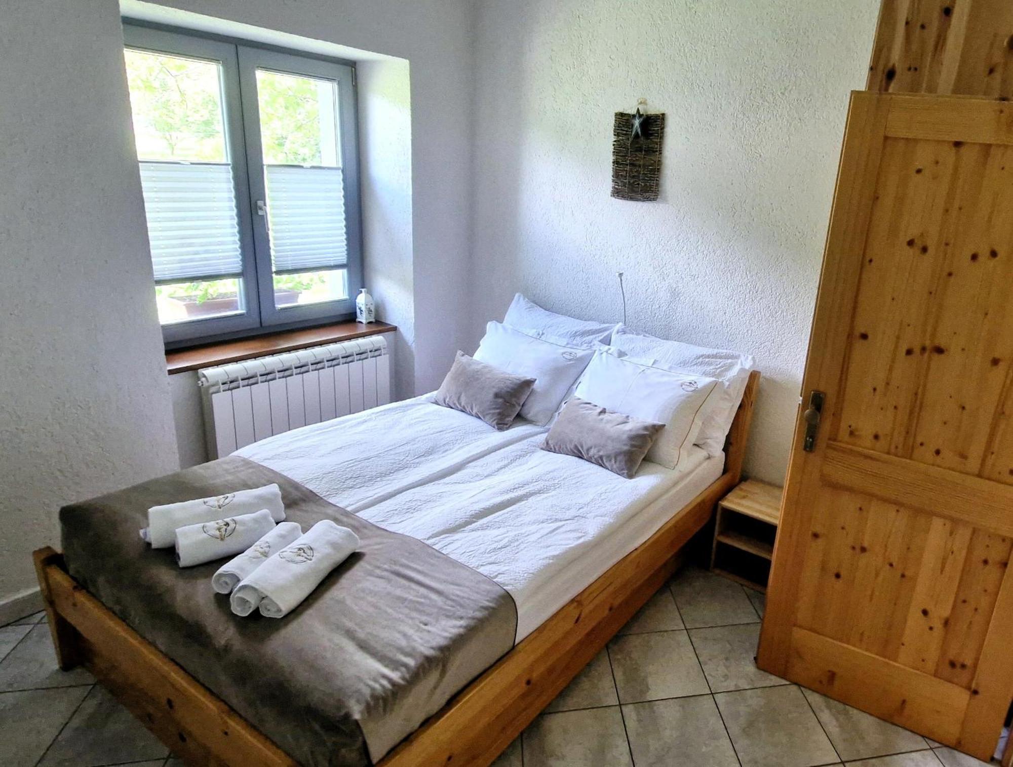 Guesthouse Idila Pod Nanosom Senozece Bagian luar foto