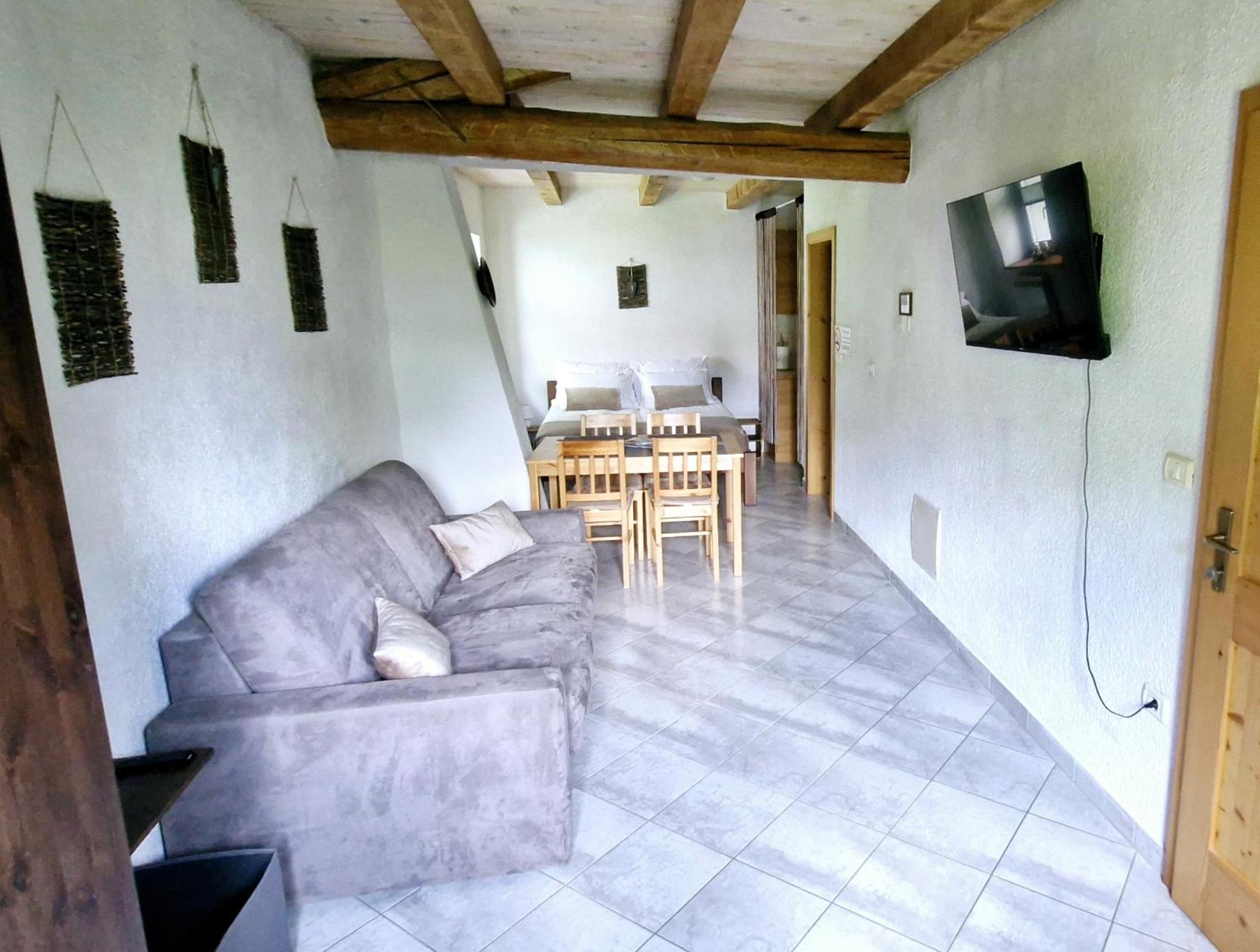 Guesthouse Idila Pod Nanosom Senozece Bagian luar foto