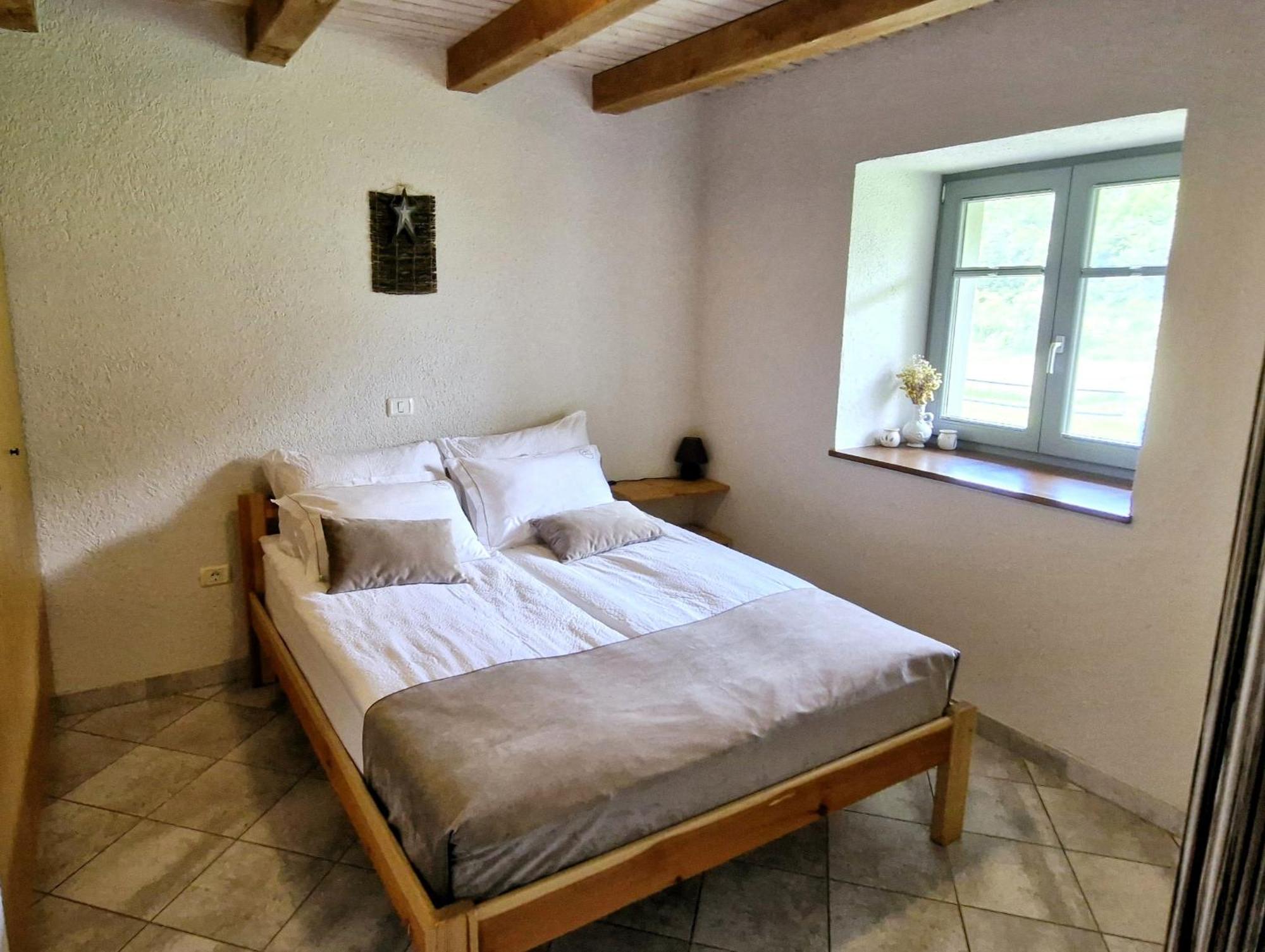 Guesthouse Idila Pod Nanosom Senozece Bagian luar foto