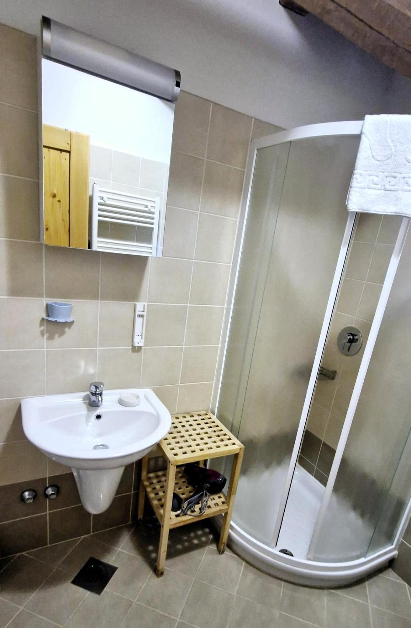 Guesthouse Idila Pod Nanosom Senozece Bagian luar foto