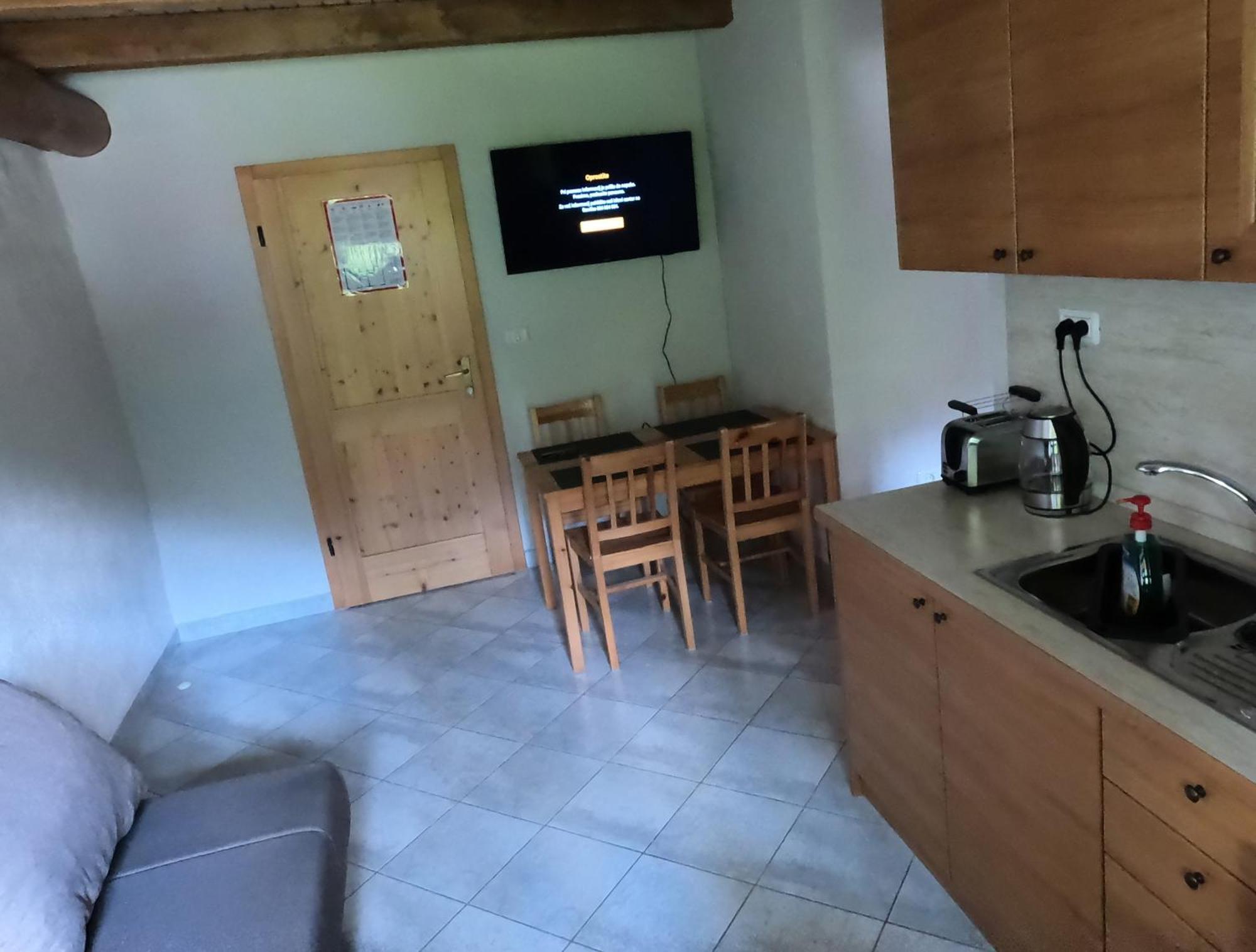 Guesthouse Idila Pod Nanosom Senozece Bagian luar foto